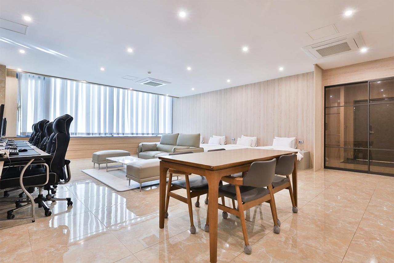 Seomyeon Ib Hotel Μπουσάν Εξωτερικό φωτογραφία