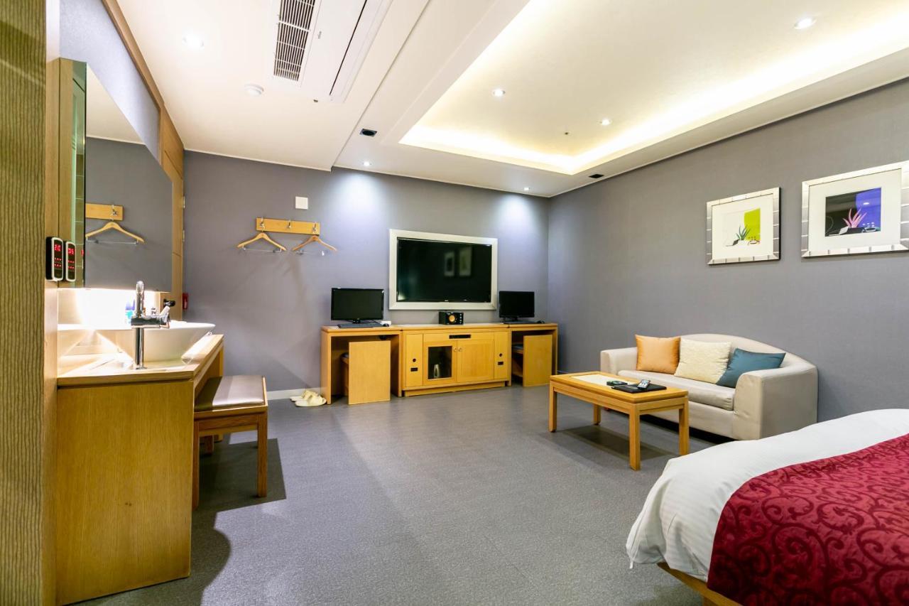 Seomyeon Ib Hotel Μπουσάν Εξωτερικό φωτογραφία